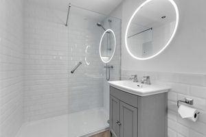 Photo 33- click for photo gallery